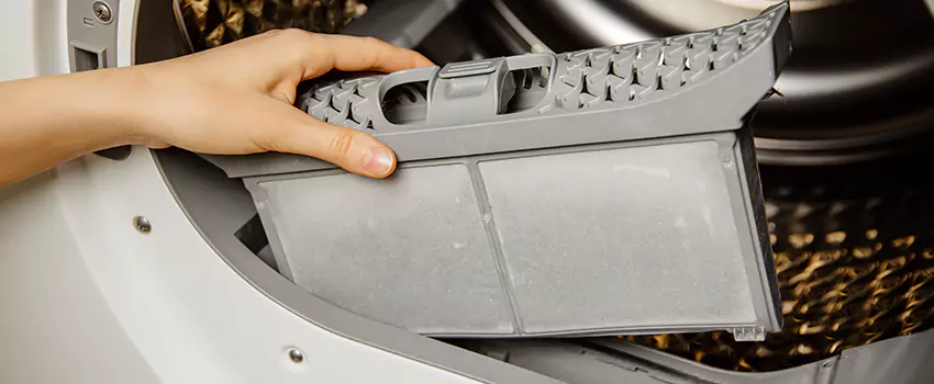 Signs Of A Clogged Dryer Lint Trap in Moorpark, California